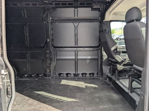 Used 2025 RAM ProMaster 2500 FWD image 27