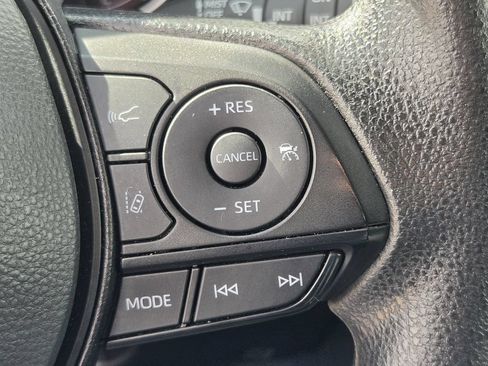 Used 2025 Toyota RAV4 XLE FWD image 23