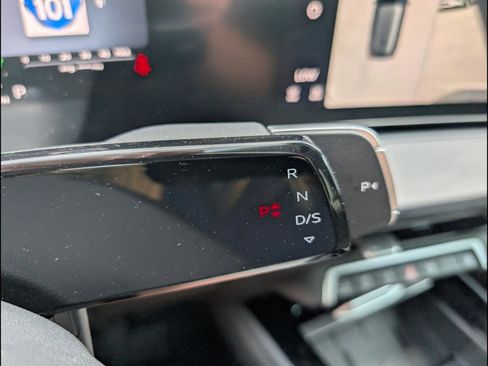 New 2026 Audi Q3 quattro 2.0T AWD/4WD image 11