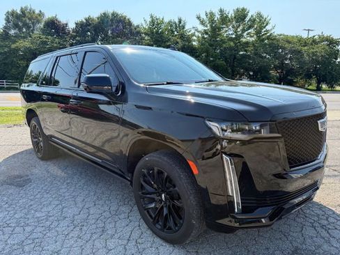 Used 2022 Cadillac Escalade ESV Sport Platinum w/ LPO, ONYX Package image 1