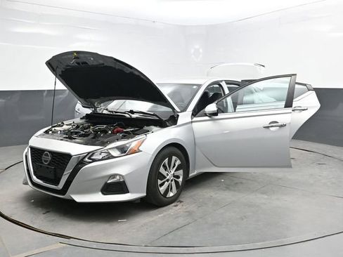 Used 2021 Nissan Altima 2.5 S FWD image 43