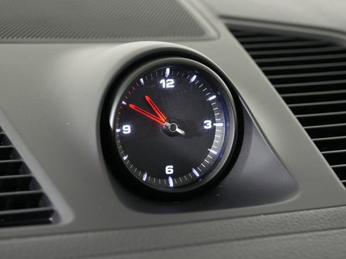 Certified 2022 Porsche Cayenne w/ Premium Package image 26