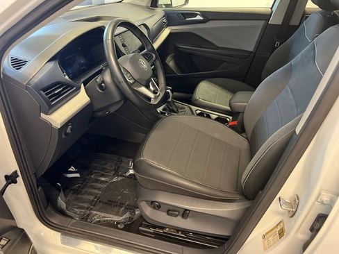 Certified 2024 Volkswagen Taos SE FWD image 6
