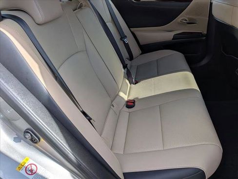 Used 2019 Lexus ES 300h image 21