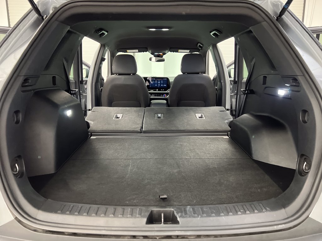 Used 2025 Chevrolet Equinox LT FWD image 36
