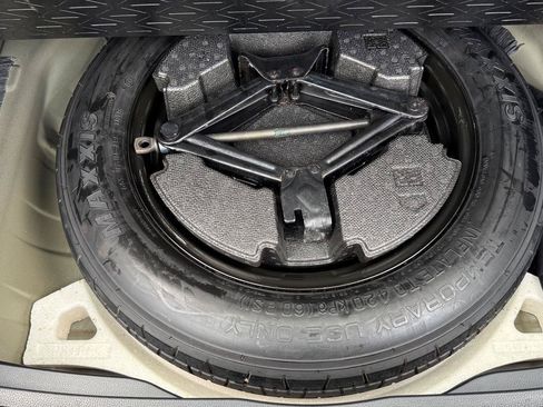 Used 2019 Toyota RAV4 LE w/ All Weather Liner Package AWD/4WD image 18