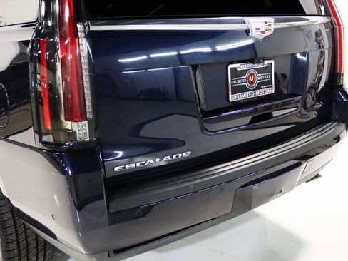 Used 2020 Cadillac Escalade Luxury image 73