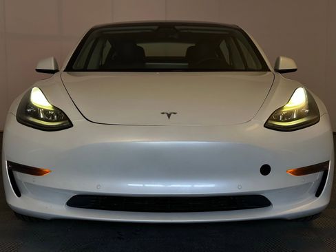 Used 2021 Tesla Model 3 Standard Range Plus image 21