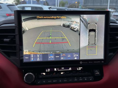 Used 2024 Toyota Sequoia 4WD image 32