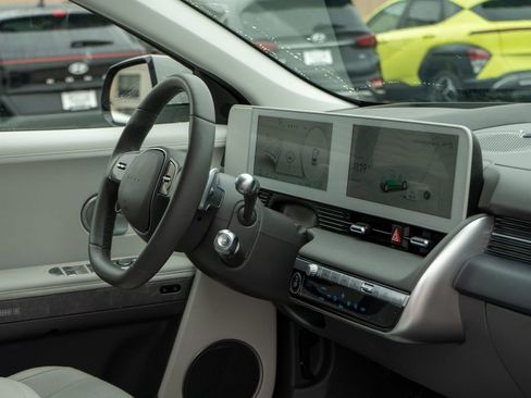 Certified 2024 Hyundai Ioniq 5 Limited image 12