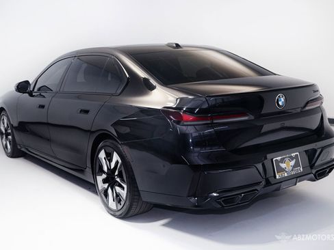 Used 2023 BMW 760i xDrive w/ Luxury Rear Seating Package AWD/4WD image 7