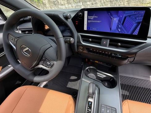 New 2026 Lexus UX 300h AWD image 19