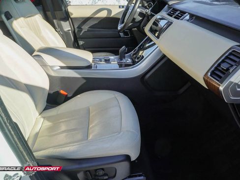 Used 2020 Land Rover Range Rover Sport HSE image 31