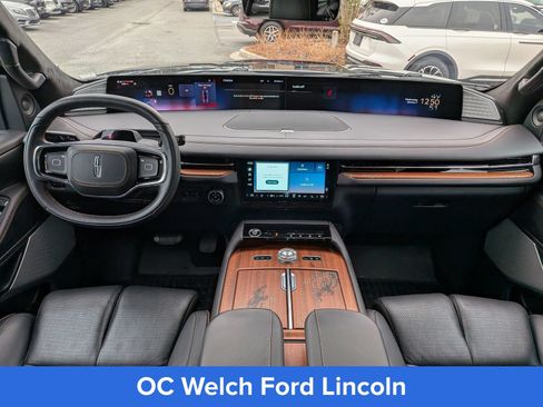 Certified 2025 Lincoln Navigator Black Label AWD/4WD image 19