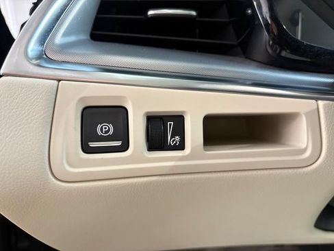 Certified 2024 Cadillac XT5 Premium Luxury w/ LPO, Floor Liner Package AWD/4WD image 19