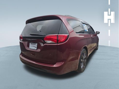 Used 2019 Chrysler Pacifica Touring-L w/ Advanced Safetytec Group FWD image 4