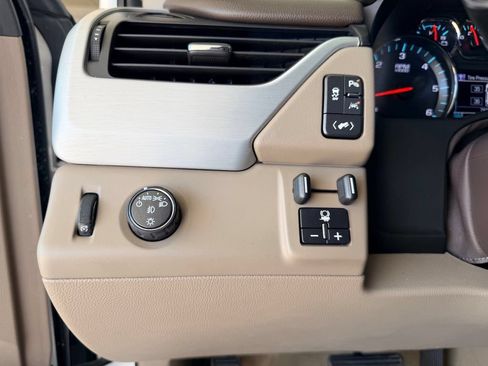 Used 2018 GMC Yukon XL SLT w/ HD Trailering Package RWD image 20