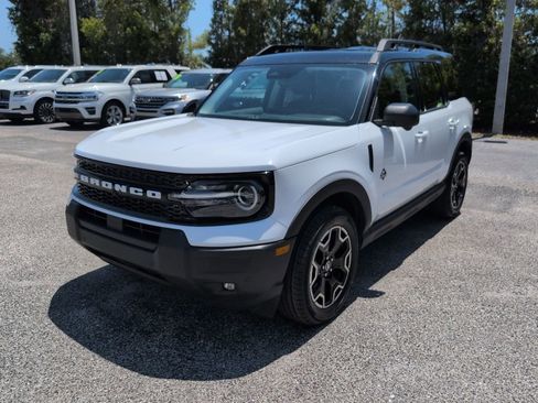 Certified 2025 Ford Bronco Sport Outer Banks w/ Outer Banks Tech Package+ AWD/4WD image 6