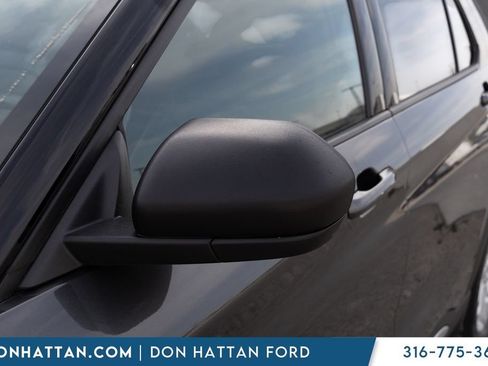 Used 2020 Ford Explorer XLT w/ Equipment Group 202A AWD/4WD image 32