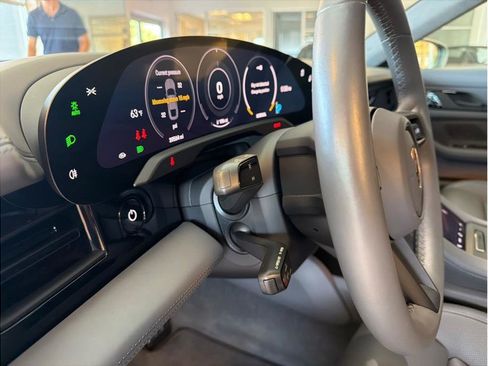 Used 2020 Porsche Taycan AWD/4WD image 30