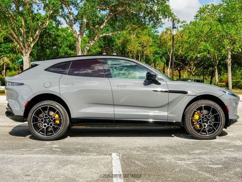 Used 2021 Aston Martin DBX image 9