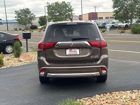 Used 2018 Mitsubishi Outlander GT AWD/4WD image 29