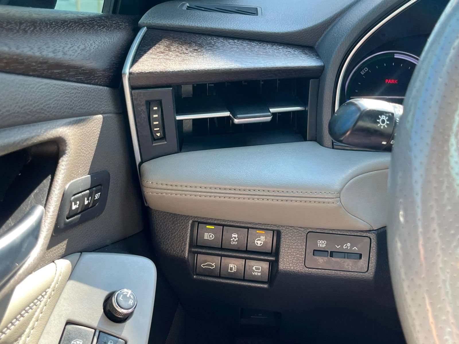 Used 2019 Toyota Avalon Limited w/ Advanced Safety Package FWD image 17