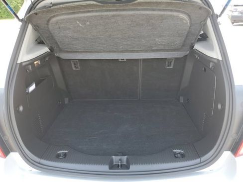 Used 2019 Chevrolet Trax LT w/ LT Convenience Package FWD image 9