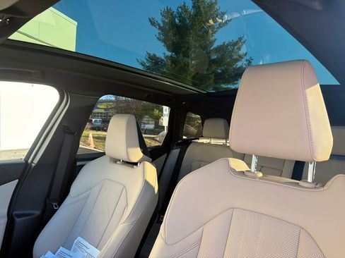 Certified 2025 BMW X3 xDrive30i w/ Premium Package image 12