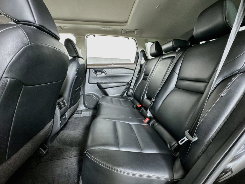 Used 2023 Nissan Rogue SL w/ SL Premium Package AWD/4WD image 12