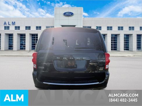 Used 2017 Dodge Grand Caravan GT image 10