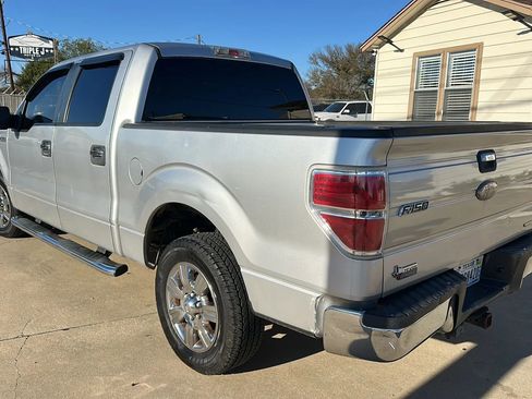 Used 2011 Ford F150 XLT w/ XLT Chrome Pkg image 3