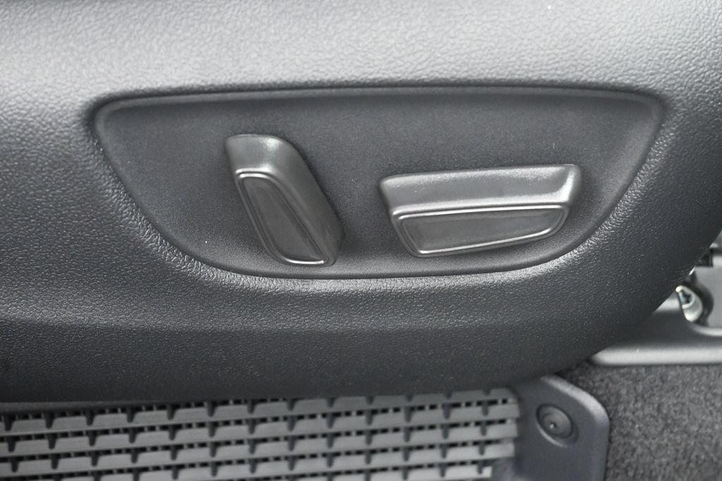 Used 2026 Toyota Sienna Limited FWD image 36