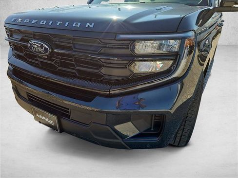 New 2025 Ford Expedition Active image 9