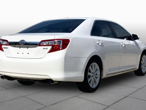 Used 2014 Toyota Camry XLE FWD image 13