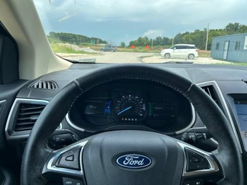 Used 2019 Ford Edge SEL w/ Equipment Group 201A FWD image 14