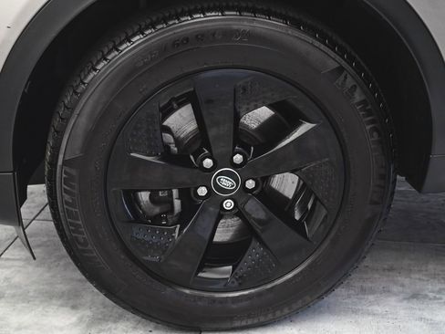 Used 2023 Land Rover Discovery Sport S image 7