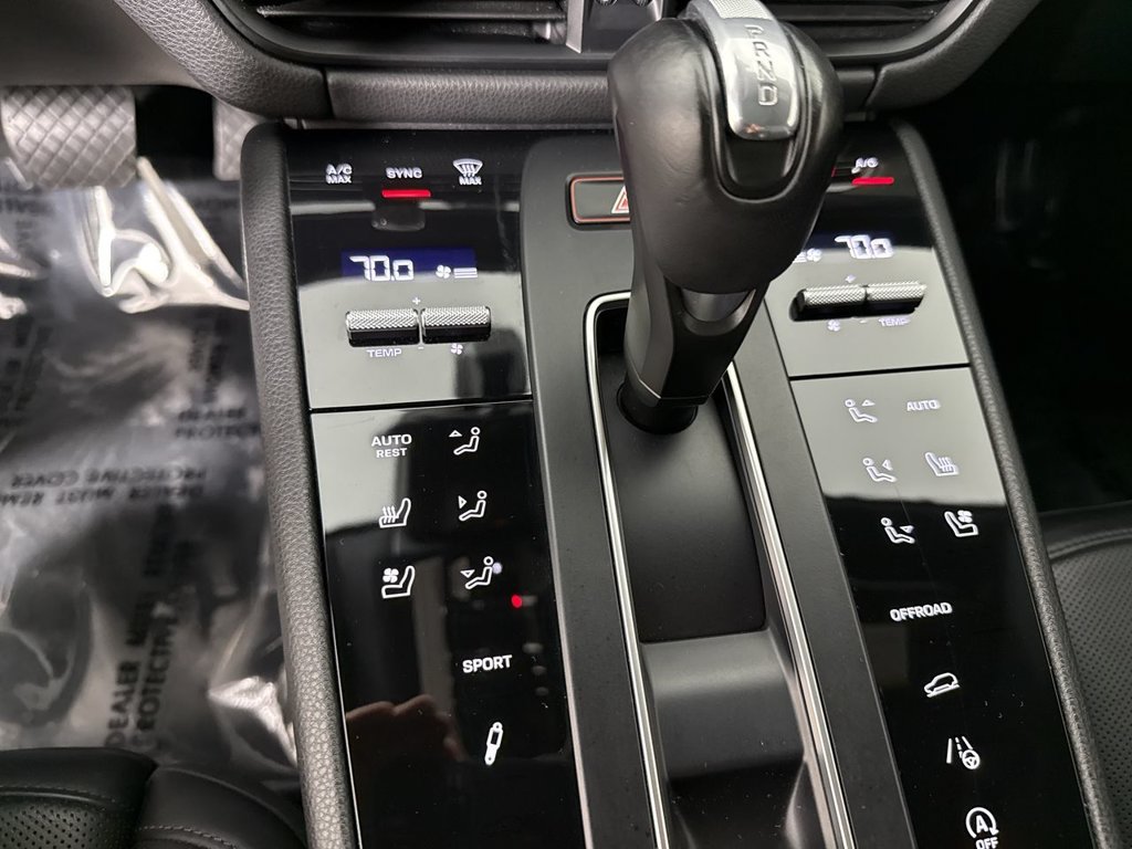 Certified 2024 Porsche Macan w/ Premium Plus Package AWD/4WD image 30