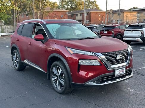 Used 2022 Nissan Rogue SL w/ SL Premium Package image 3