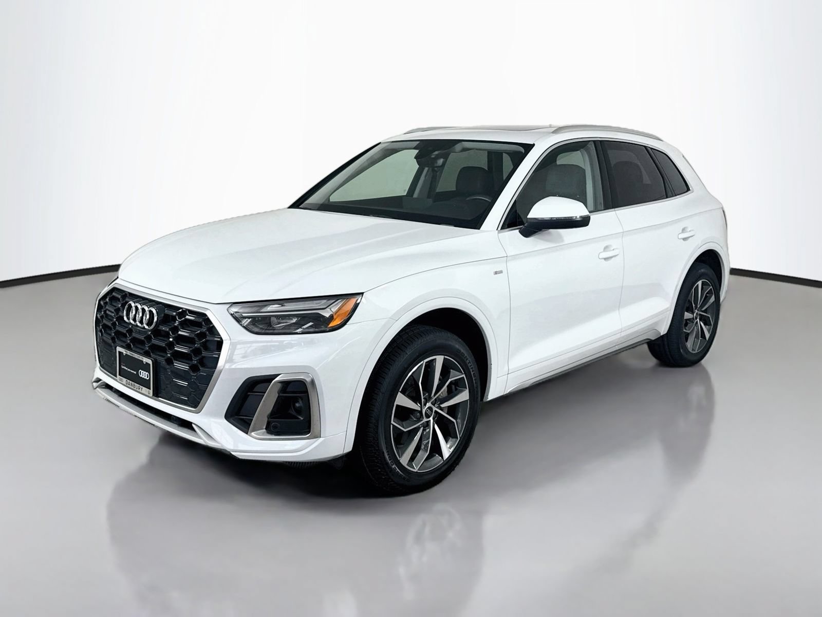 Certified 2023 Audi Q5 2.0T Premium Plus w/ Premium Plus Package AWD/4WD image 1