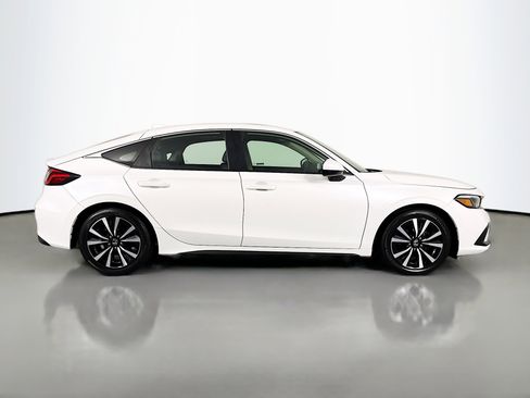 Certified 2024 Honda Civic EX-L image 4