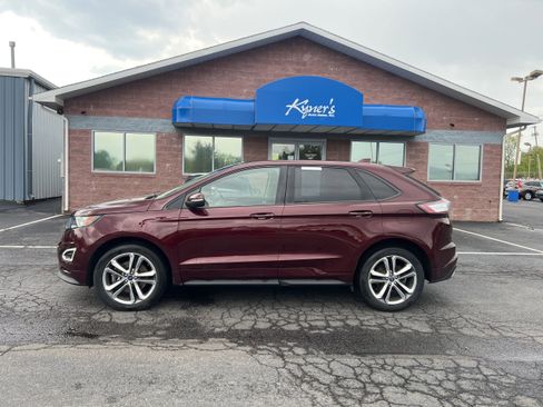 Used 2017 Ford Edge Sport w/ Technology Package AWD/4WD image 3