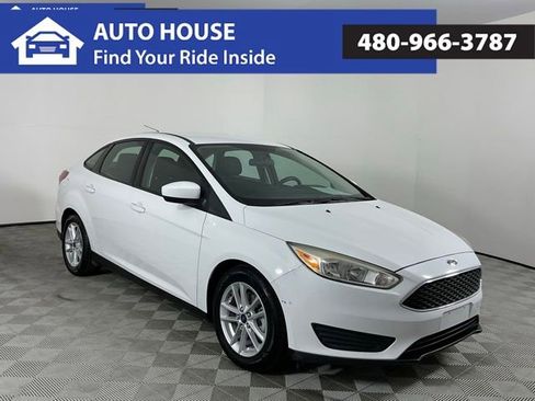 Used 2018 Ford Focus SE image 3