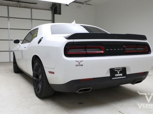 Used 2019 Dodge Challenger GT w/ Plus Package RWD image 2