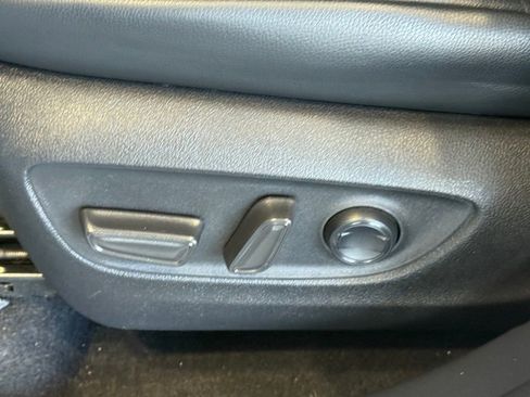 Certified 2023 Toyota Highlander XLE image 21