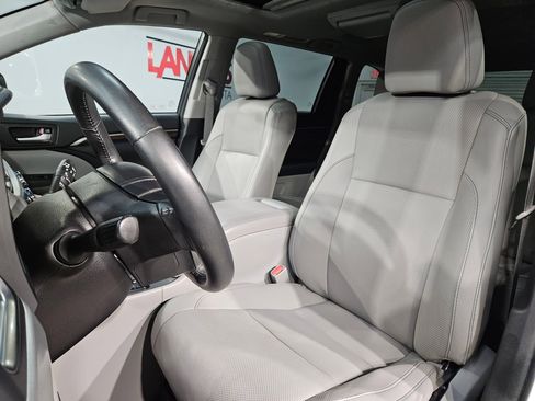 Used 2015 Toyota Highlander Limited FWD image 24