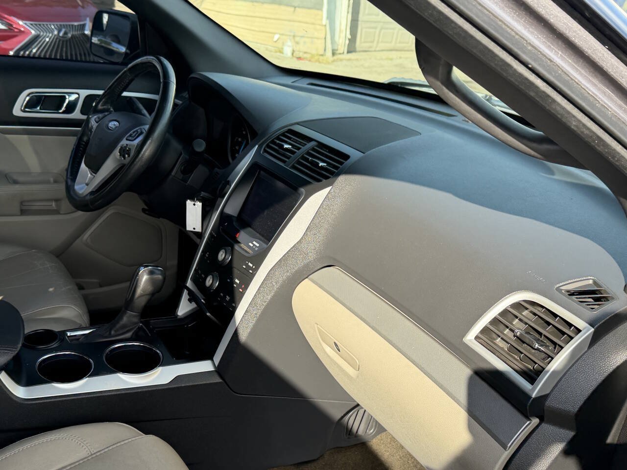 Used 2013 Ford Explorer XLT FWD image 10