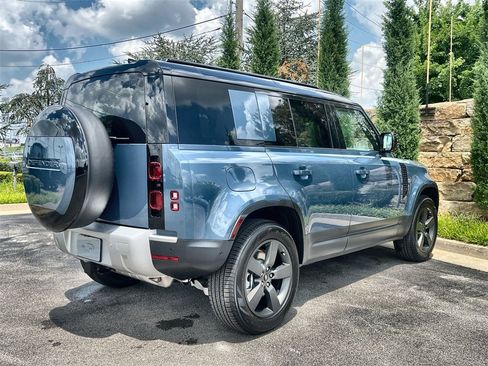 Used 2025 Land Rover Defender 110 S image 5