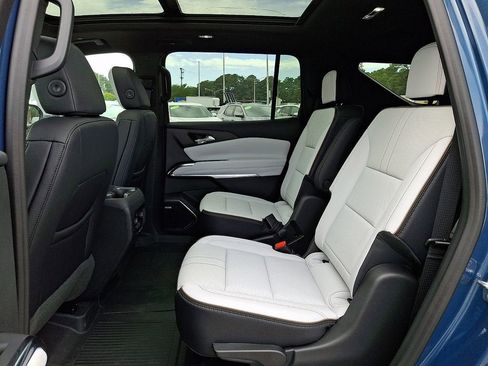New 2026 Chevrolet Traverse High Country FWD image 6
