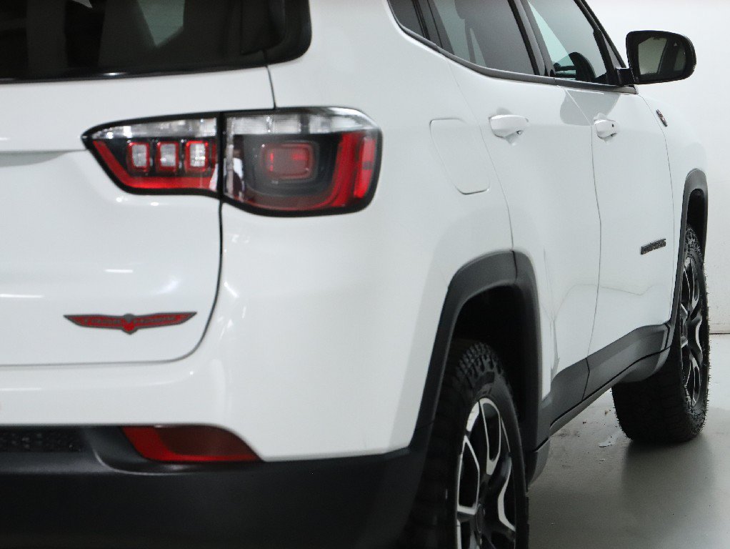 Used 2025 Jeep Compass Trailhawk AWD/4WD image 44